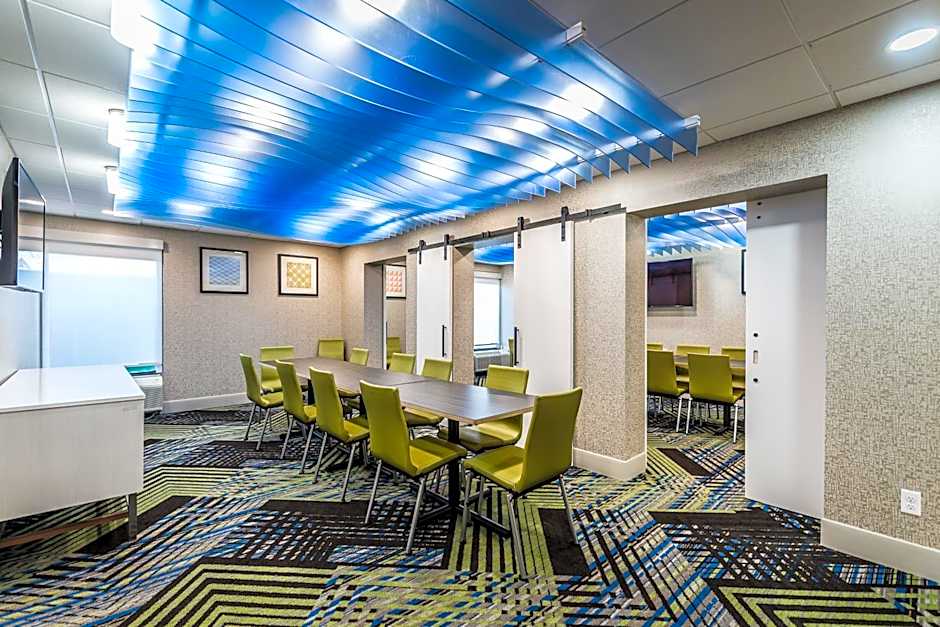 Holiday Inn Express Flint-Campus Area By IHG