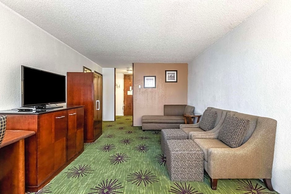 Quality Inn & Suites