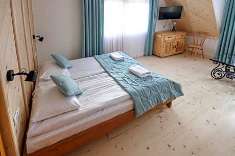 Suite with Mountain View