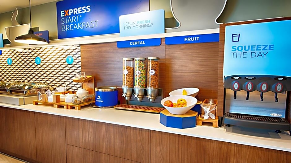 Holiday Inn Express & Suites Houston SW - Sharpstown By IHG