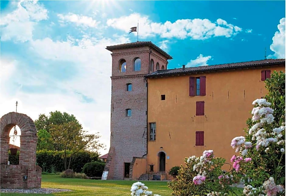 Palazzo delle Biscie - Old Tower & Village