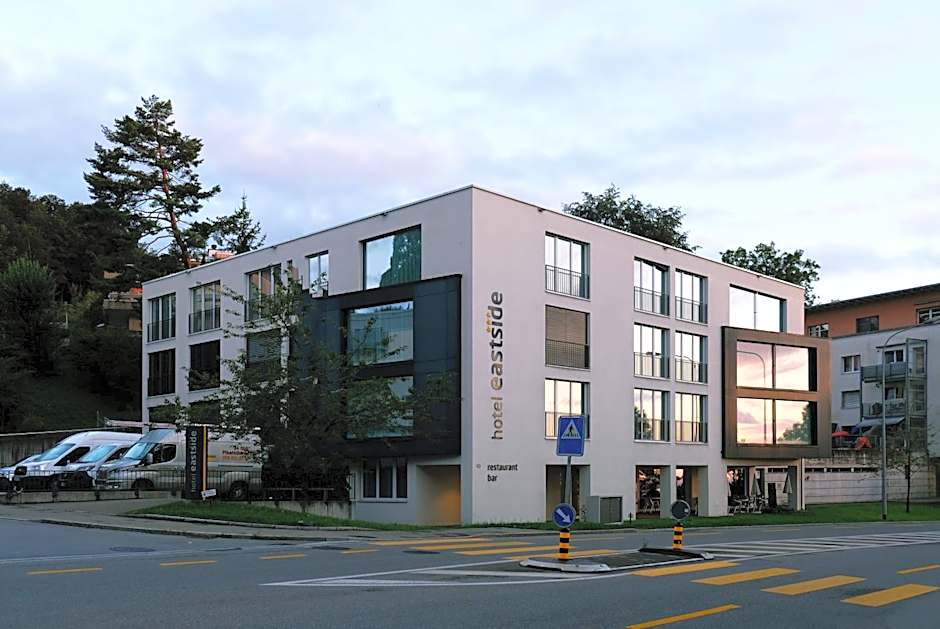 Hotel Eastside (free parking garage)