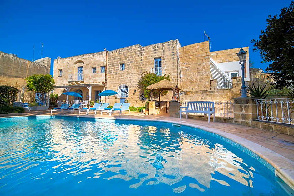 Village Knights Accommodation