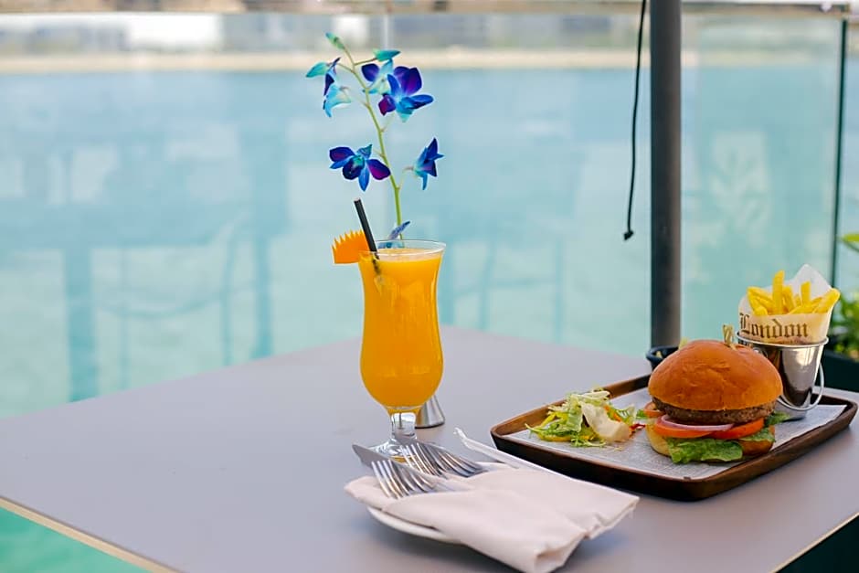 Grand Swiss-Belhotel Waterfront Seef