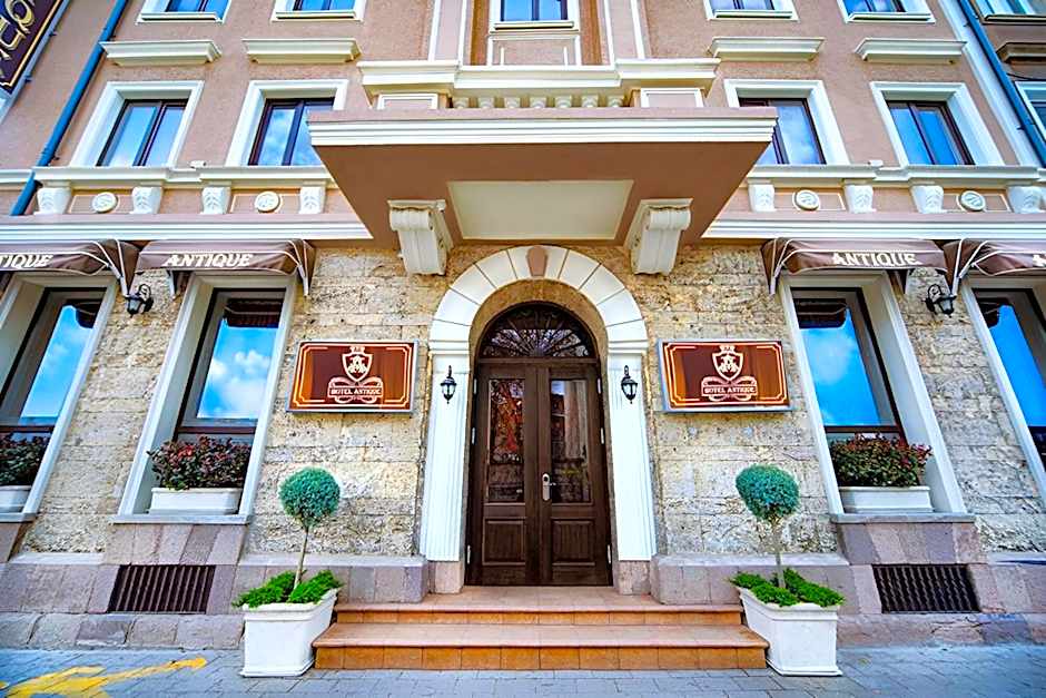 Hotel Antique - free private parking