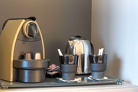 1 King 1 Single, Non-Smoking, Deluxe Room, Larger Room, Espresso Machine, Twin Beds On Request