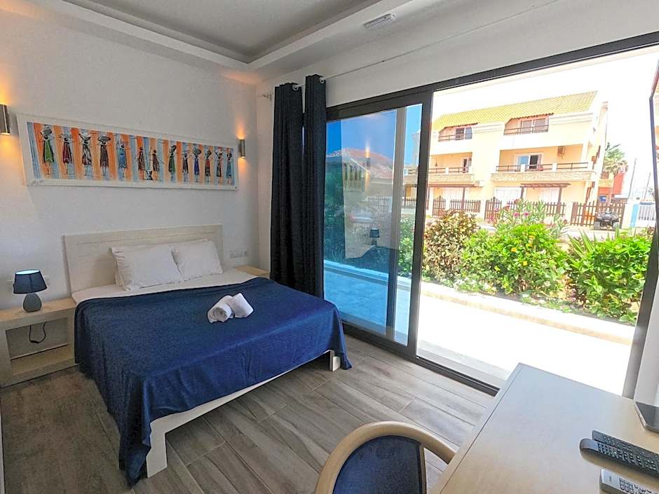 Hotel LIVVO Budha Beach