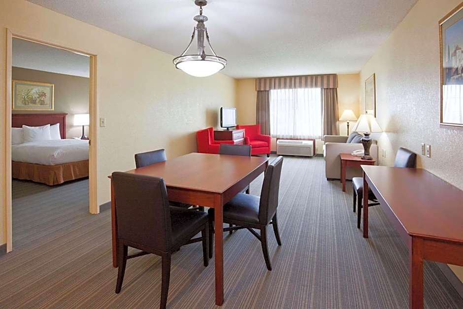 Country Inn & Suites by Radisson, Willmar, MN