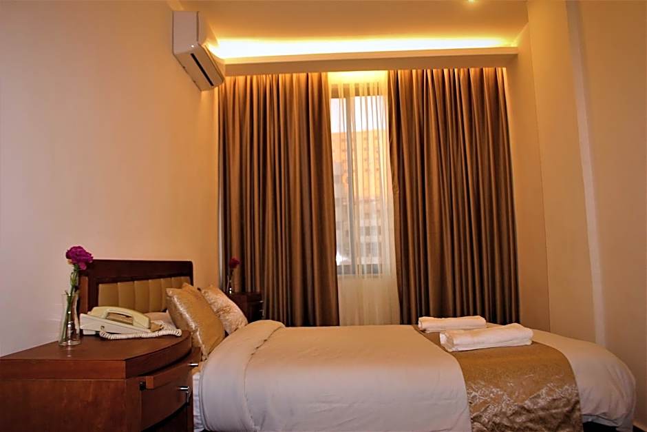 New MerryLand Hotel