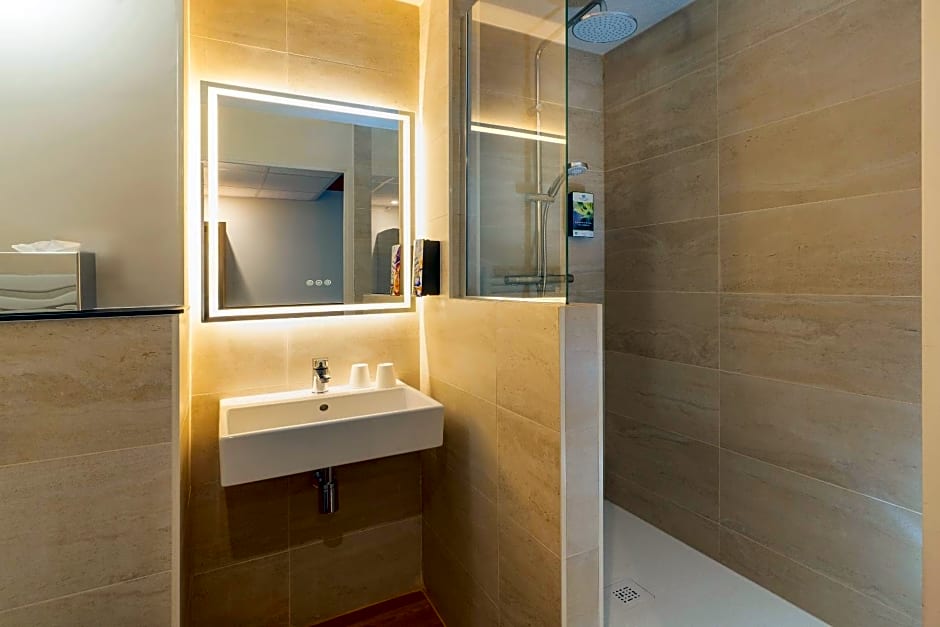Sure Hotel by Best Western Caen Memorial