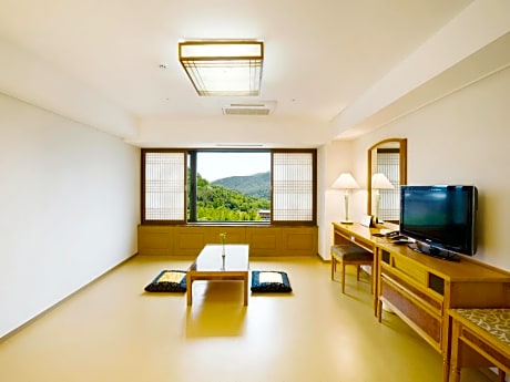 Triple Room with Pagoda View