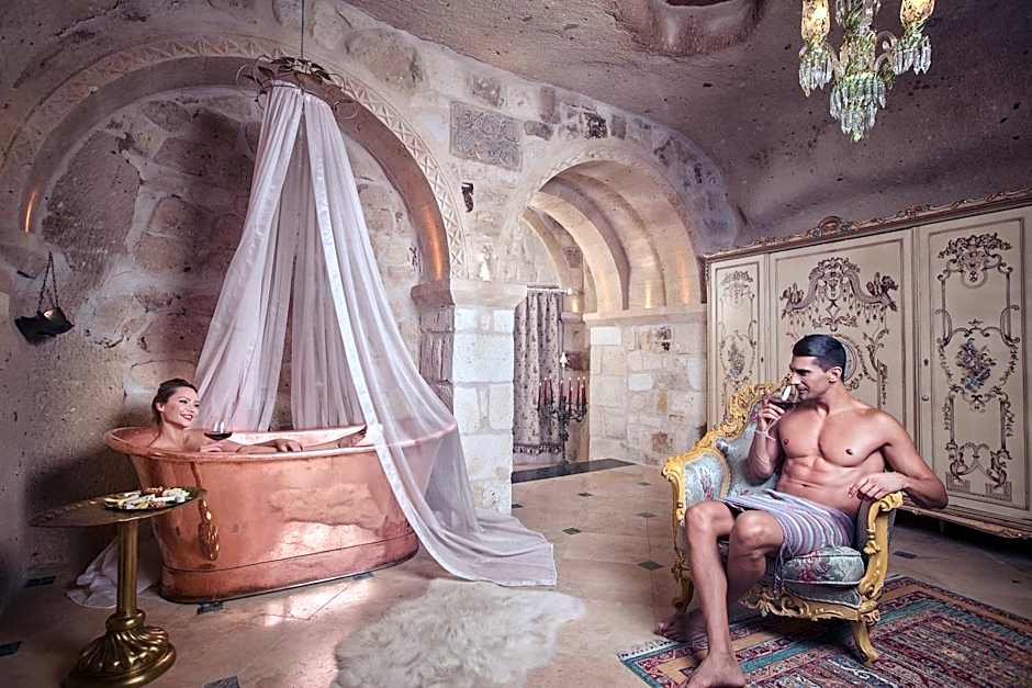 Elika Cave Suites & Spa