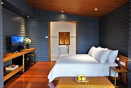 Junior Suite with Garden View