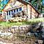 Three Bears, 7 Bedrooms, Deck, Fireplace, Midtown, Grill, Sleeps 22