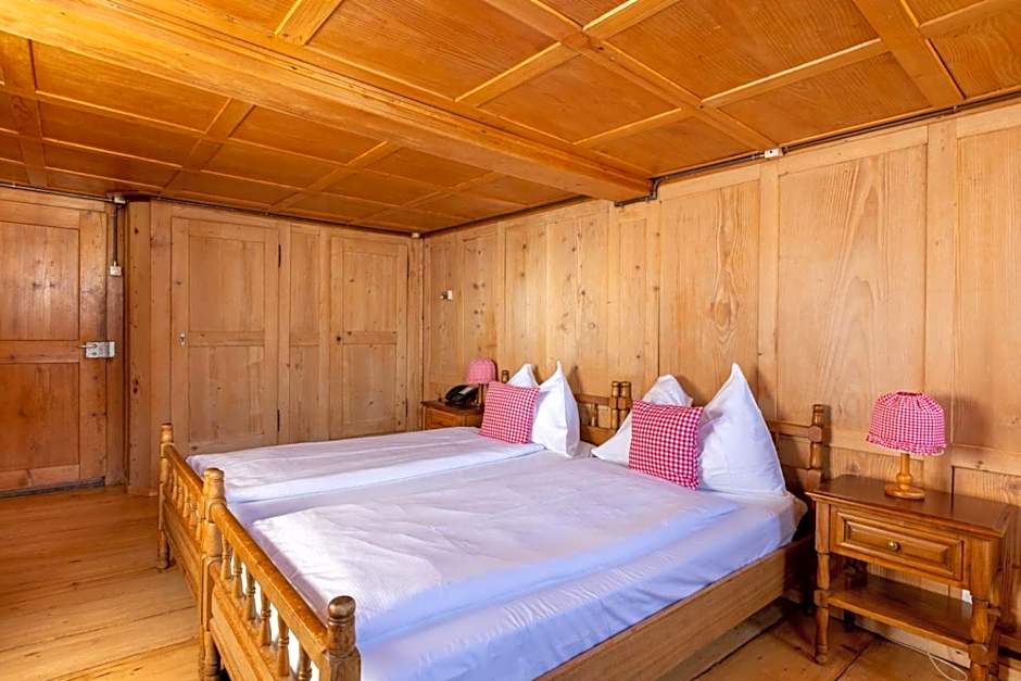 Swiss-Chalet Merlischachen - Historik Chalet-Hotel Lodge