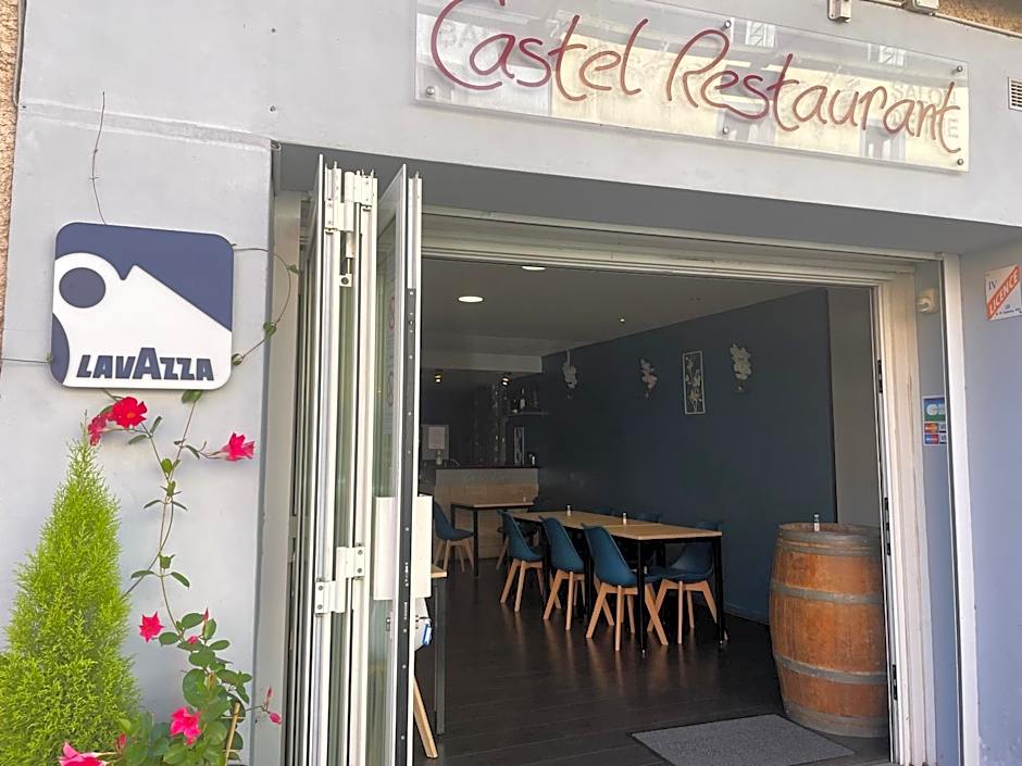 Logis Hotel Castel de Mirambel