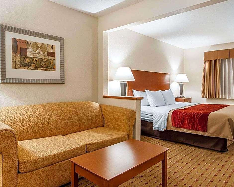 Quality Inn & Suites Eau Claire University Area