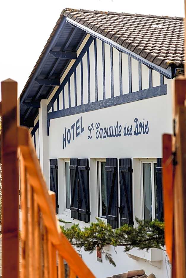 Logis Hotel Emeraude des Bois