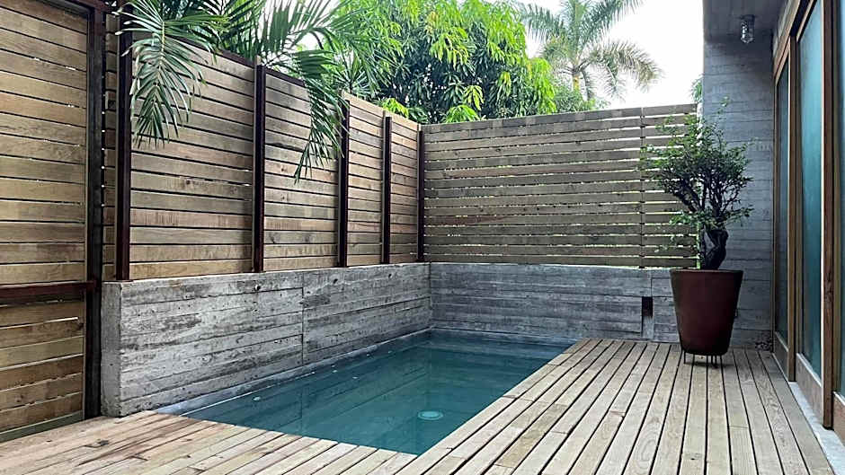 Ona & Sich - Casa Macu Saladita surf break