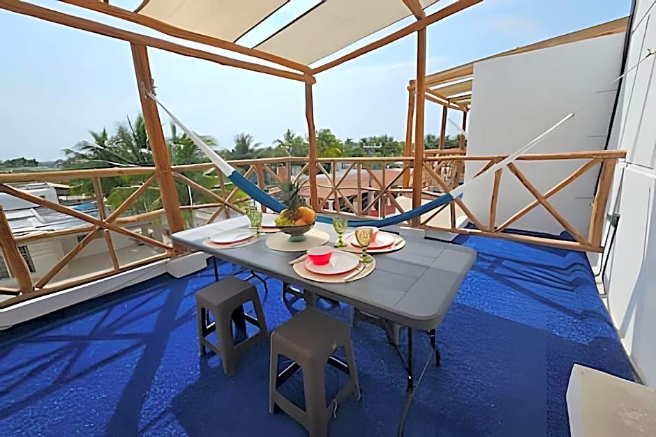 Villa con alberca, a una cuadra del mar