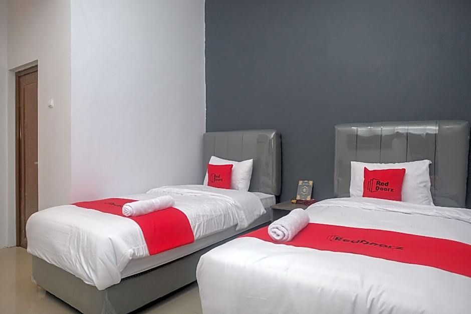 RedDoorz Syariah near UNIMUS Semarang