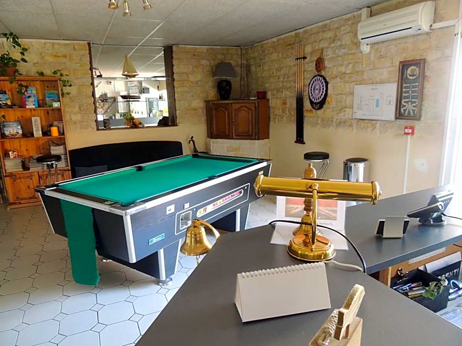 Hôtel auberge des charmilles