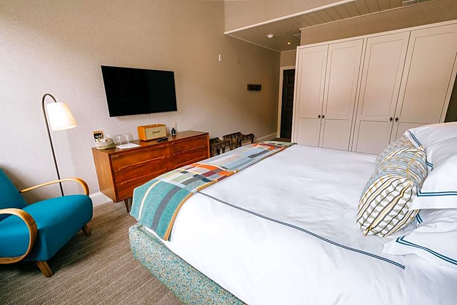 Eleven Revelstoke Lodge