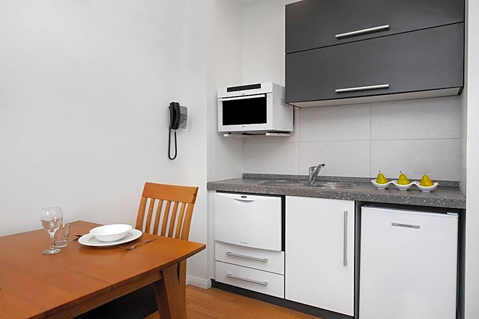 Mantra One Sandy Bay Road