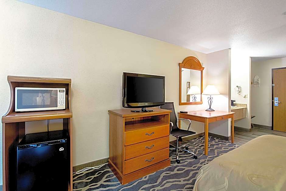 Photo 1 of 3 of 1 King Bed Suite
