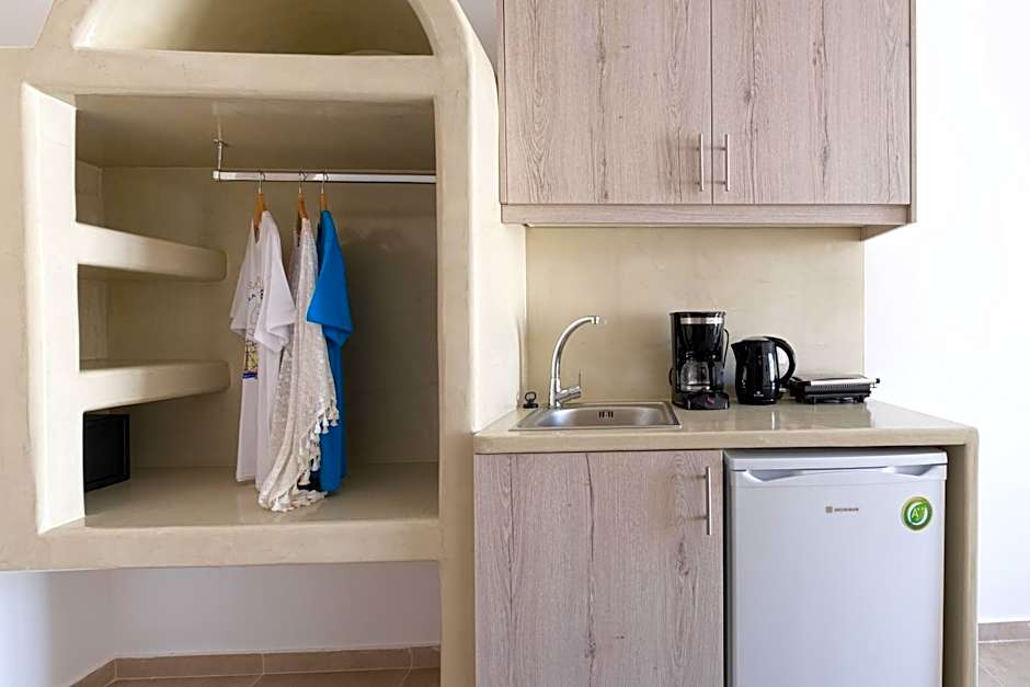 Cyclops Beach Apartments