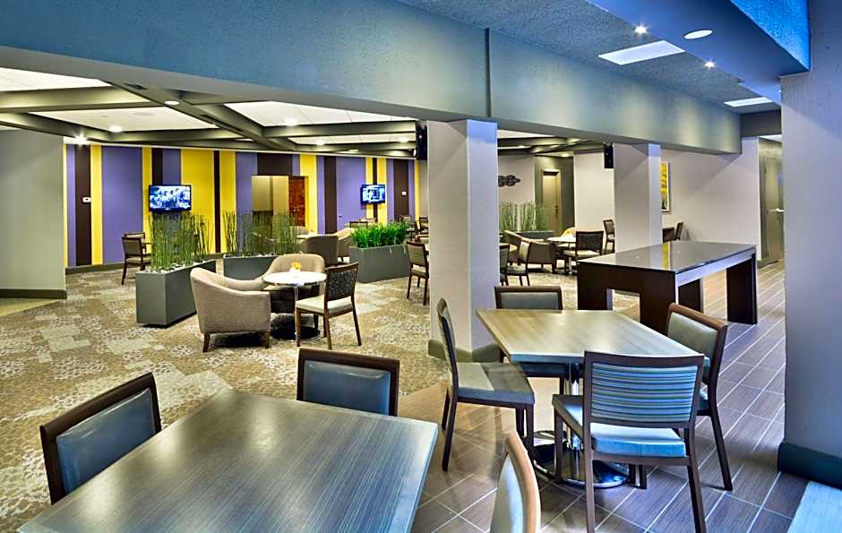 Embassy Suites by Hilton Denver Central Park