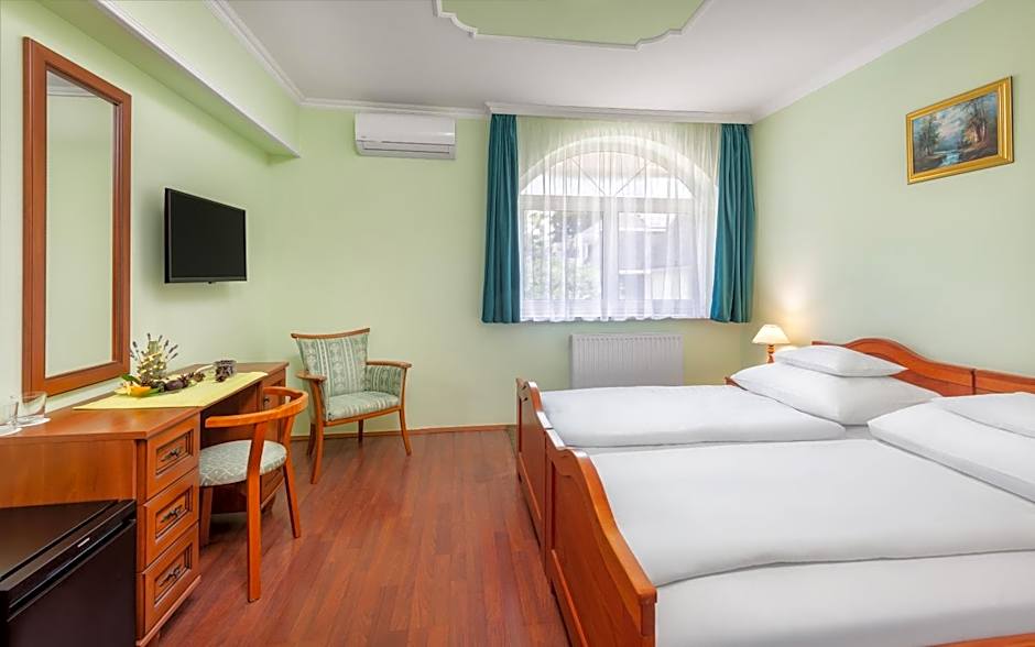 Gosztola Gyöngye-az erdő szállodája