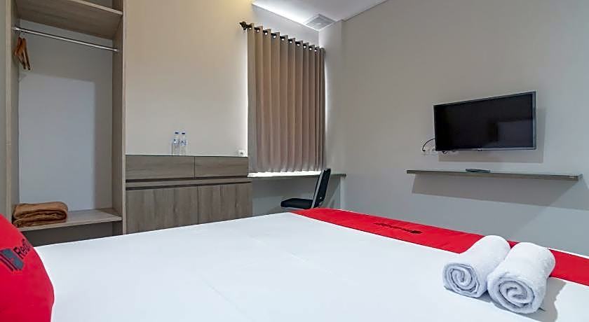 RedDoorz Plus @ Cirebon City Center