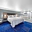 Admiralty Inn & Suites - a Red Collection Hotel