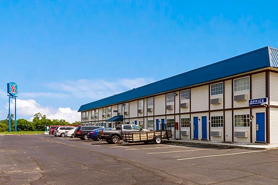 Motel 6-Rossford, OH