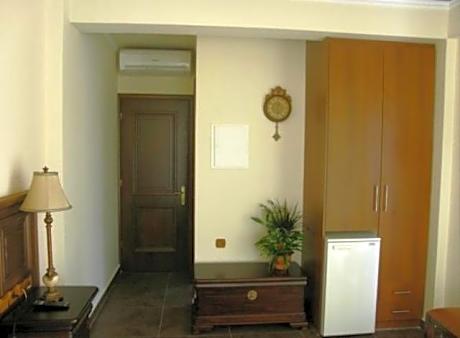 Superior Twin Room with Town View