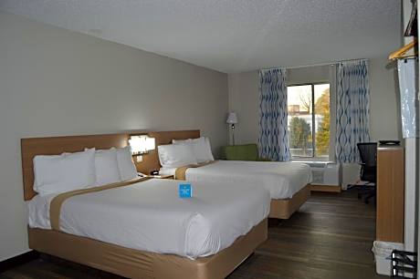2 Double Beds 1st Floor Non-Smoking