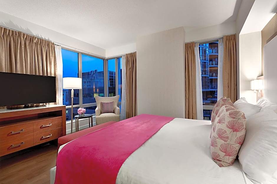 Auberge Vancouver Hotel