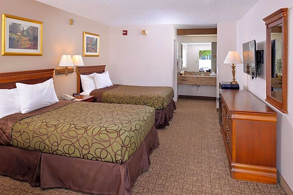 Briarwood Inn Of Geneva