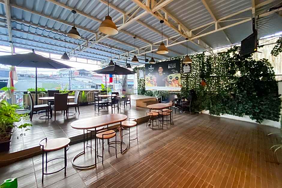 Curves Residence Mitra by RedDoorz – Jakarta, NY