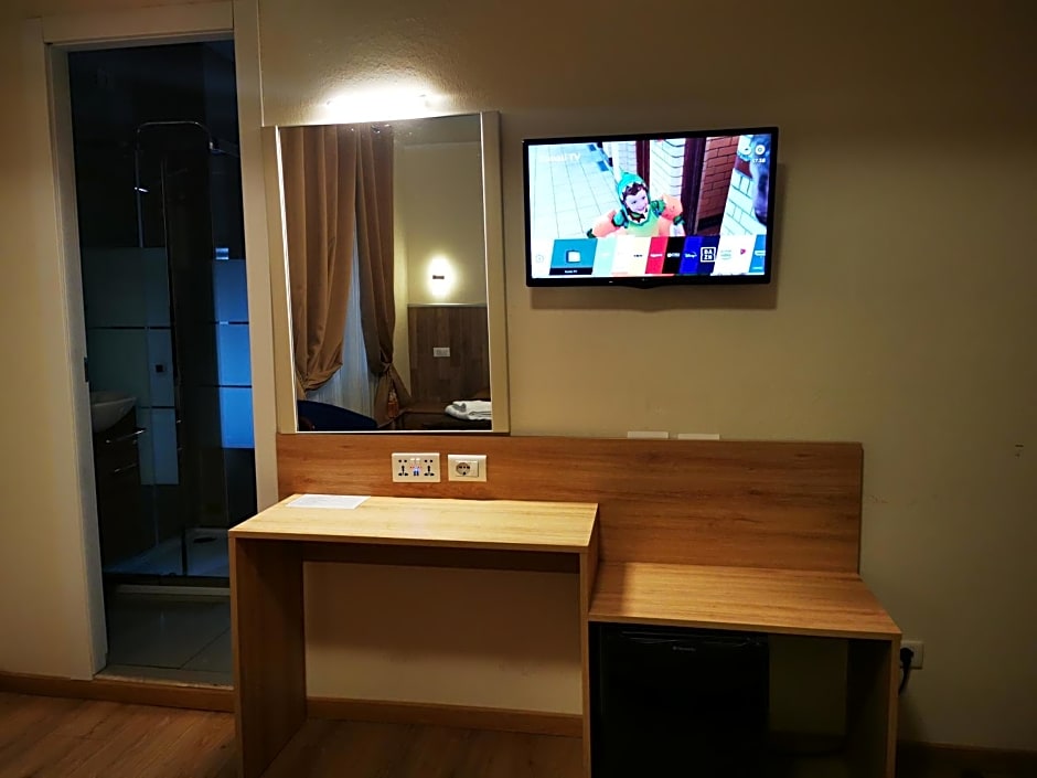 New Alexander Hotel