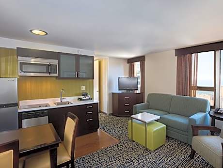 One-Bedroom King Suite