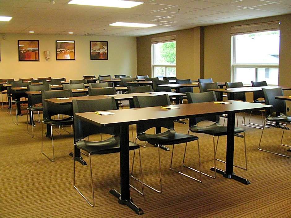 Super 8 by Wyndham Peterborough