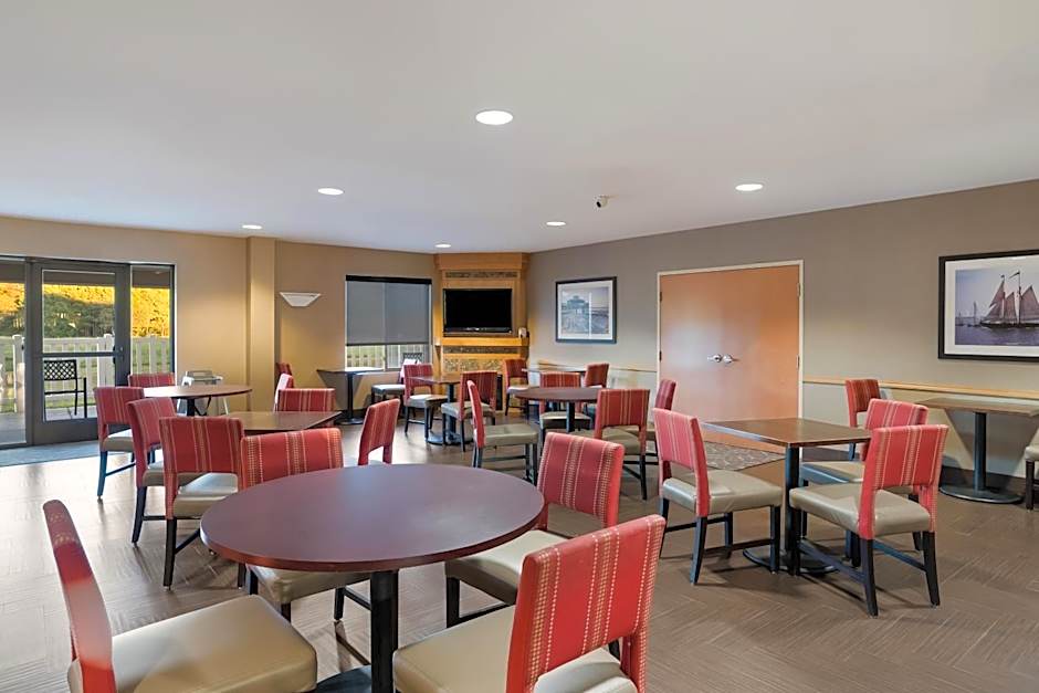 Comfort Suites Suffolk - Chesapeake