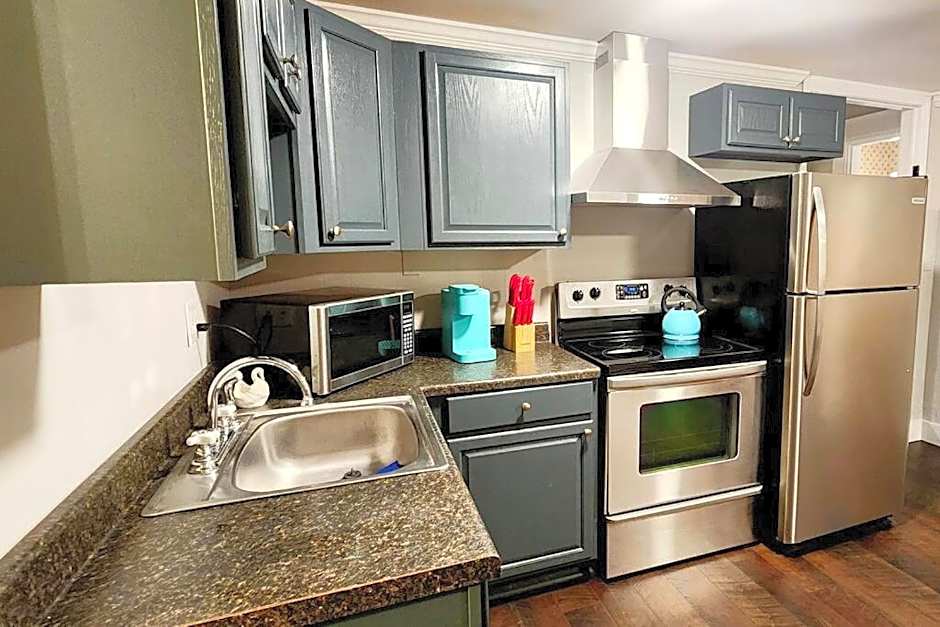 Mayor's Large Family House Hot Tub Sleeps 16 Piano, 2 Kitchens, Ark 5 Mins