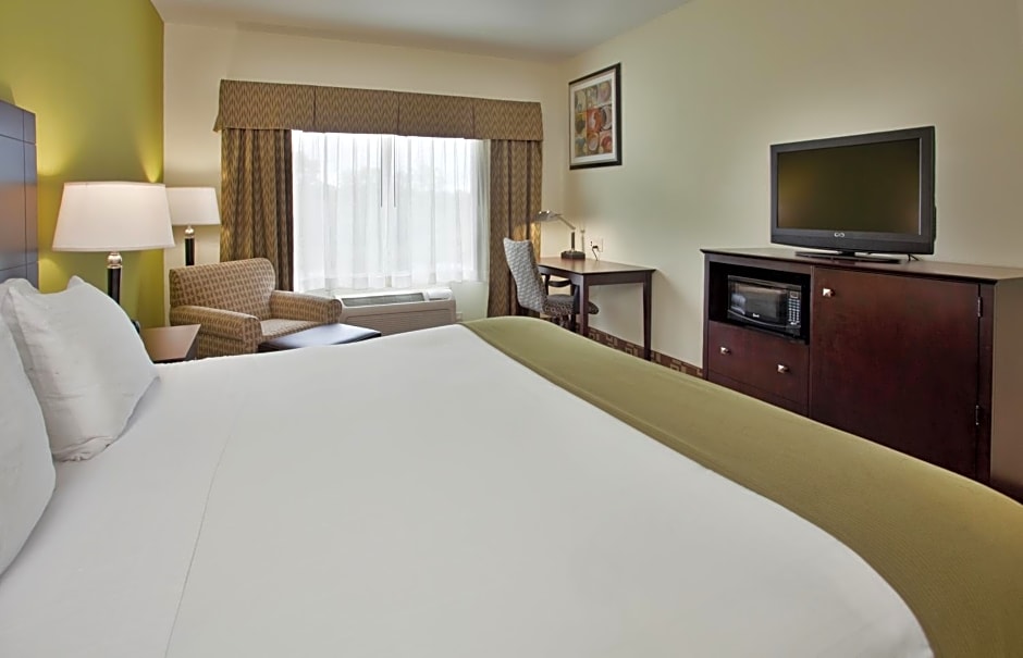 Holiday Inn Express & Suites Kansas City Sport Complex Area By IHG