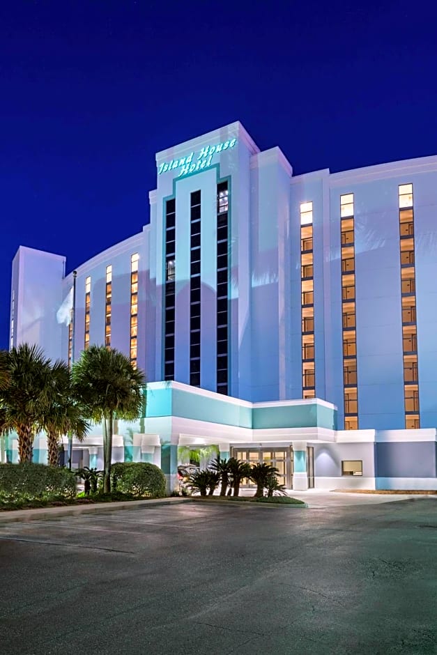 The Island House Hotel a DoubleTree by Hilton