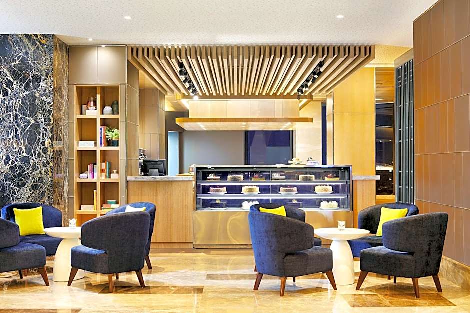 Four Points by Sheraton Surabaya, Tunjungan Plaza