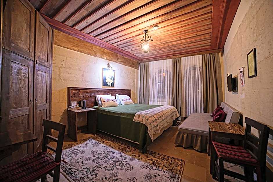 Jerveni Cave Hotel