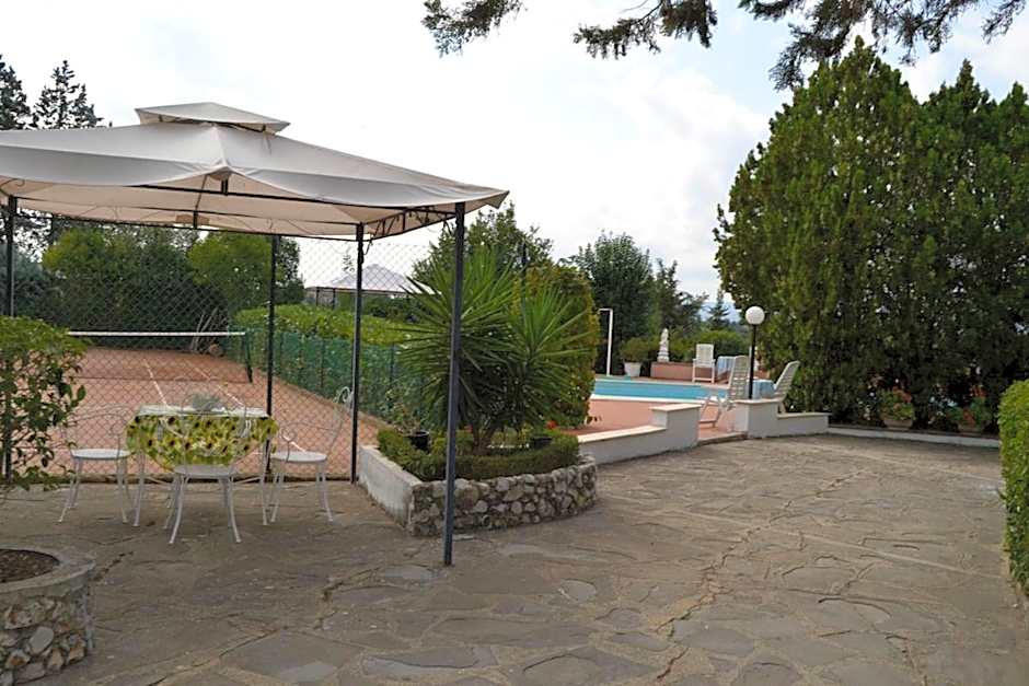 Appartamento con piscina e tennis